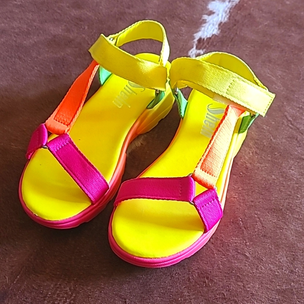 ⭐ $5 ⭐ Neon Y2K Strap Sandals Size 6